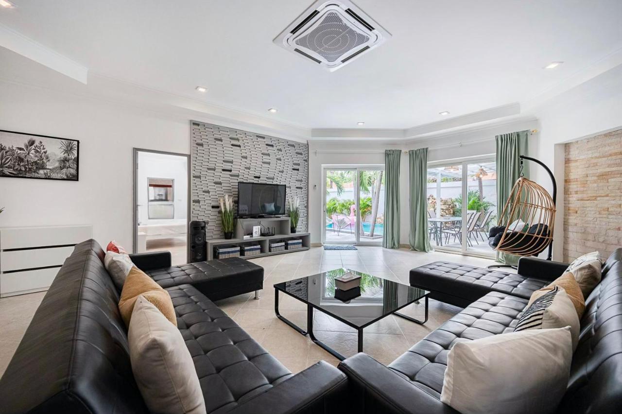 פאטאיה Majestic Residence Pool Villa 4 Bedrooms Private Beach מראה חיצוני תמונה